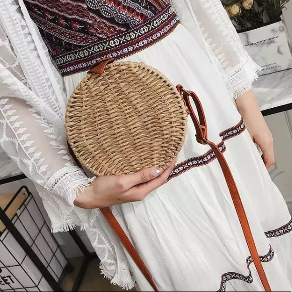 PREVIEW - Tan Crossbody Straw Bag - Picture 2 of 8